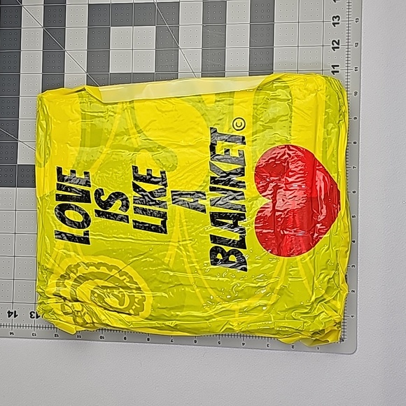 Octopus Blanket Throw - Ocean Animal Theme - Picture 9 of 9